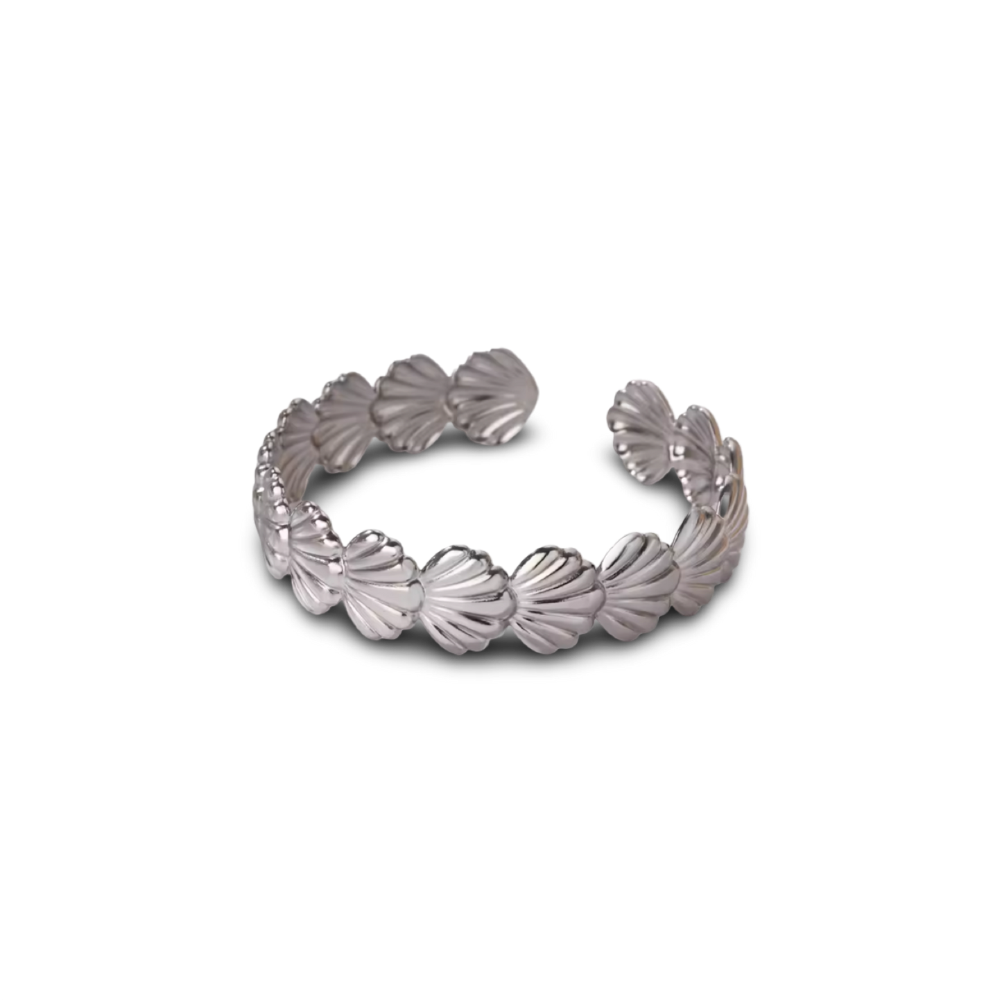 Simple shells bangle