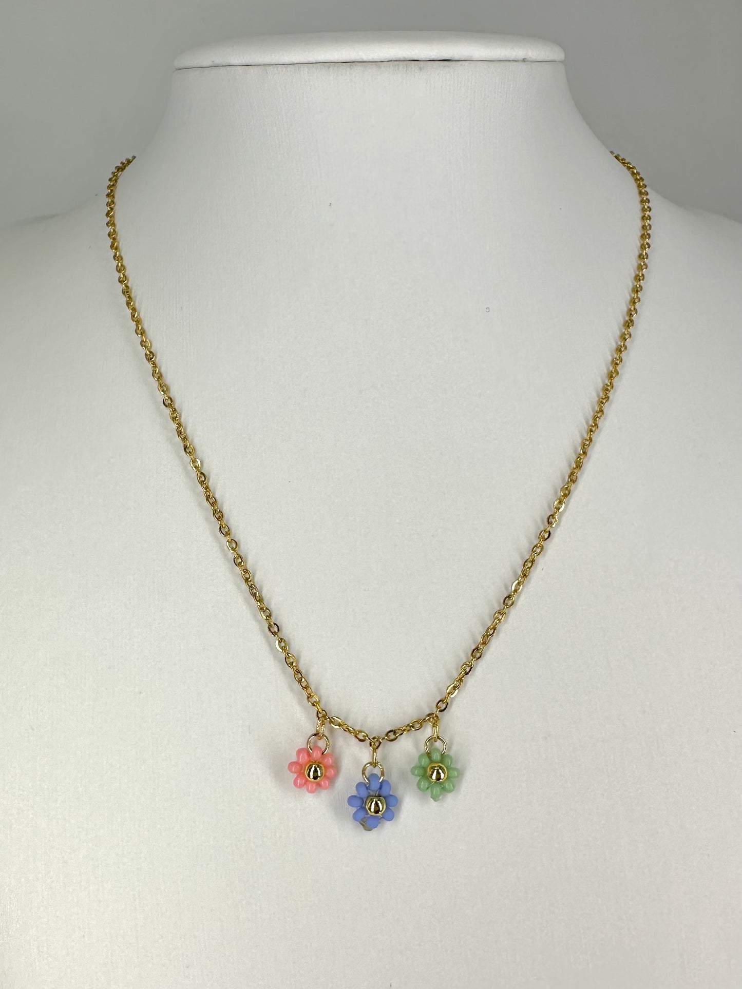 Scarlet 3 flower chain