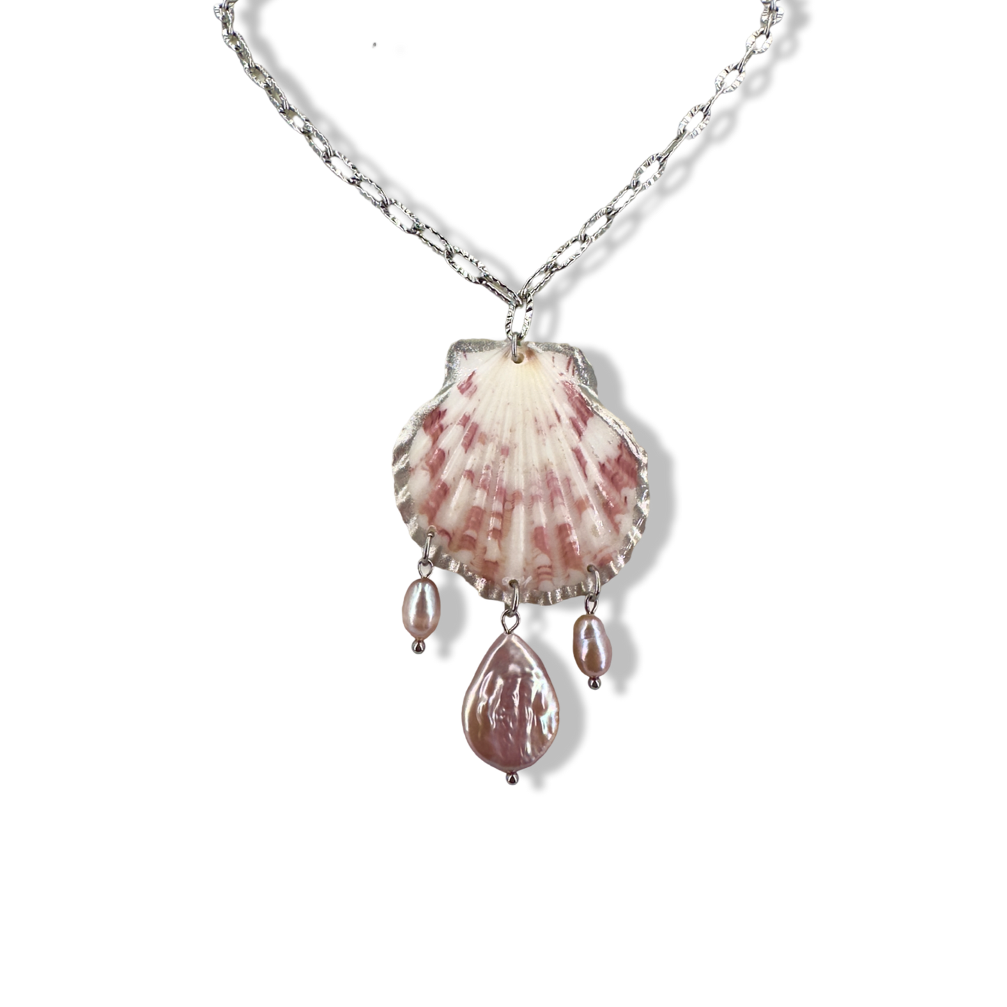 Pinky seashell pearly necklace