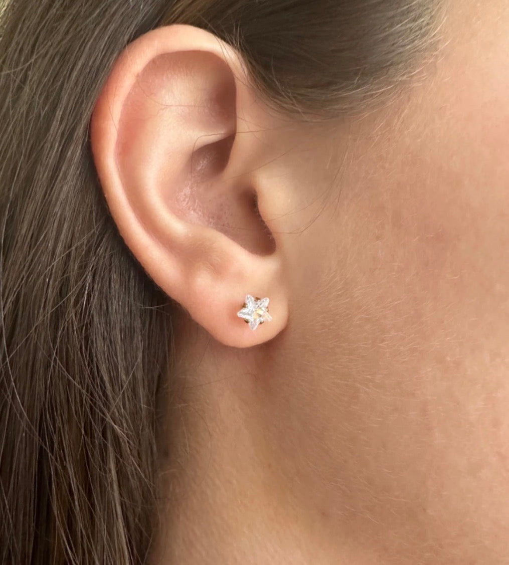 Minimalistic gold zircon gold star earrings