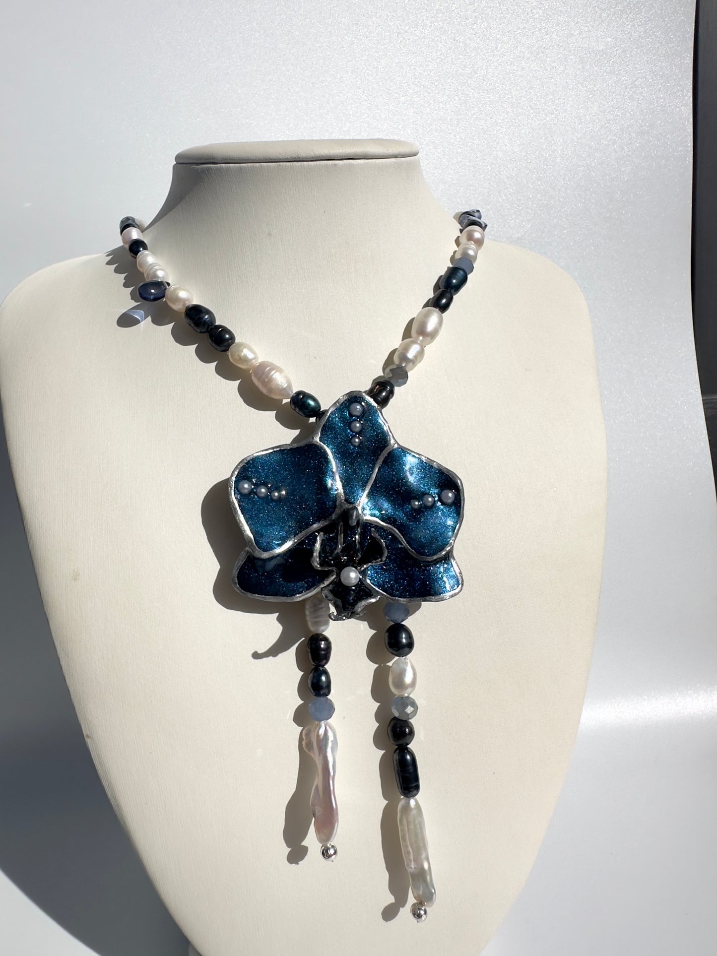 Night sky orchid pearl necklace