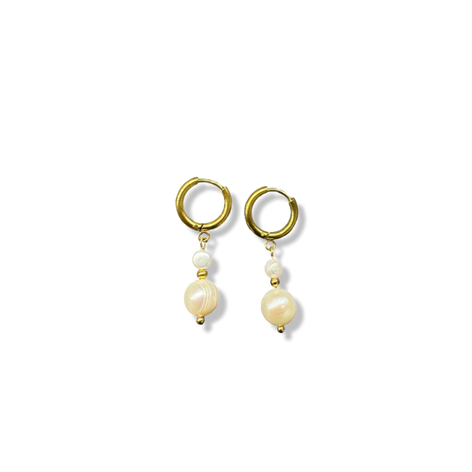 Decent pearls hoops earrings