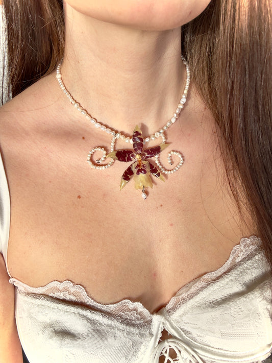 Orchid swirl pearl necklace