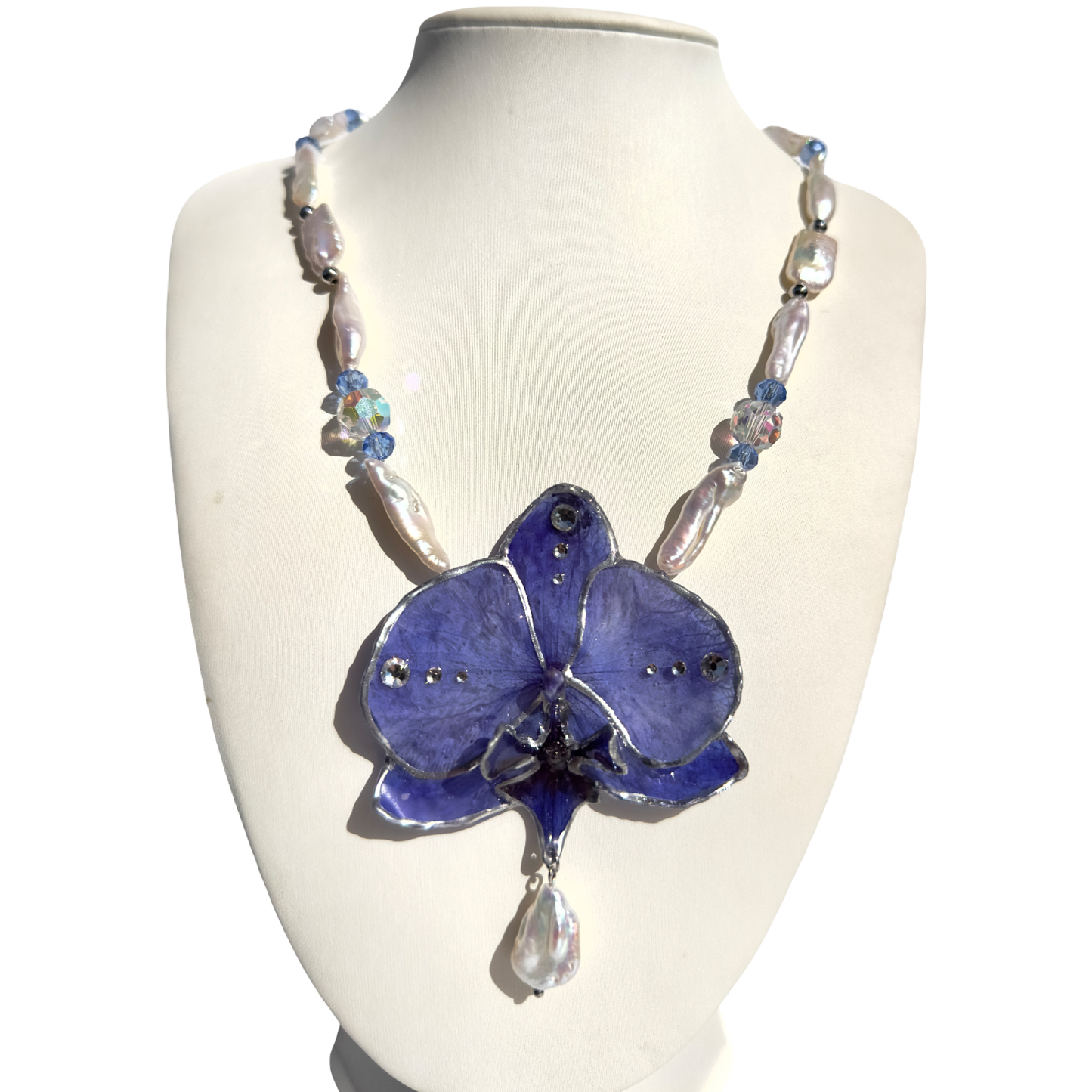 Purple orchid sparkly pearly necklace