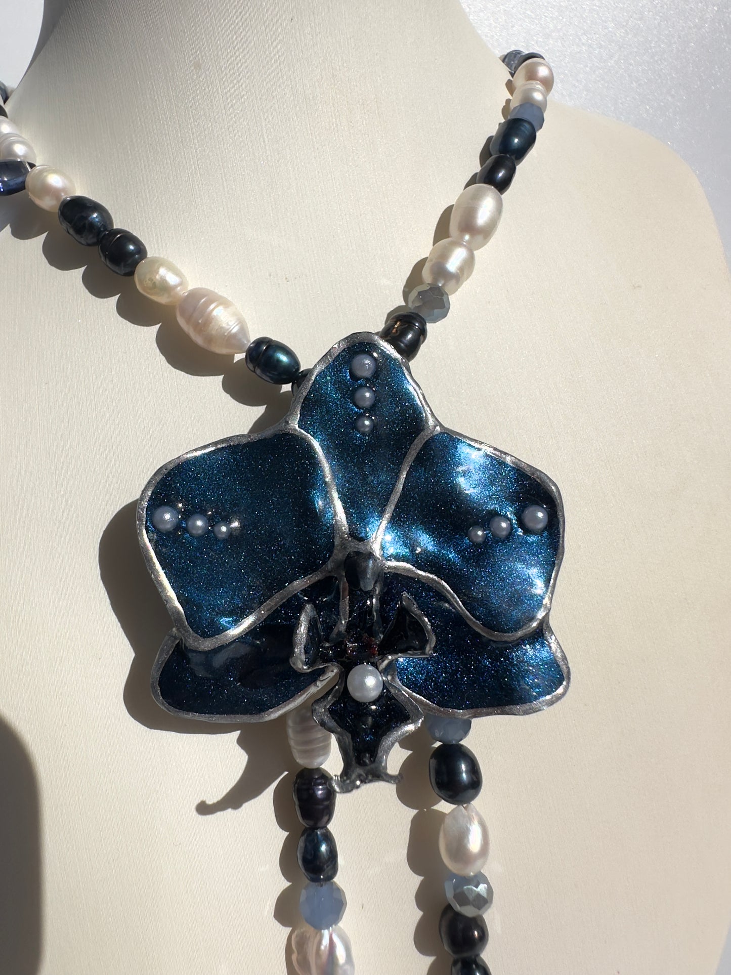 Night sky orchid pearl necklace