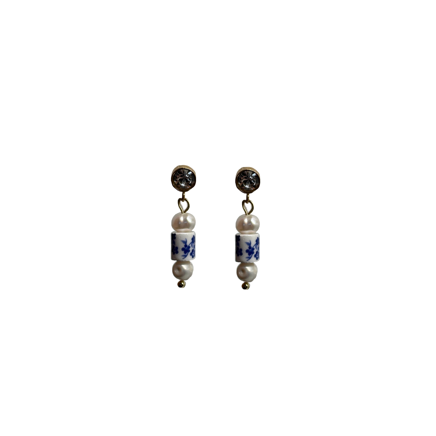 Porcelian dainty pearls earrings