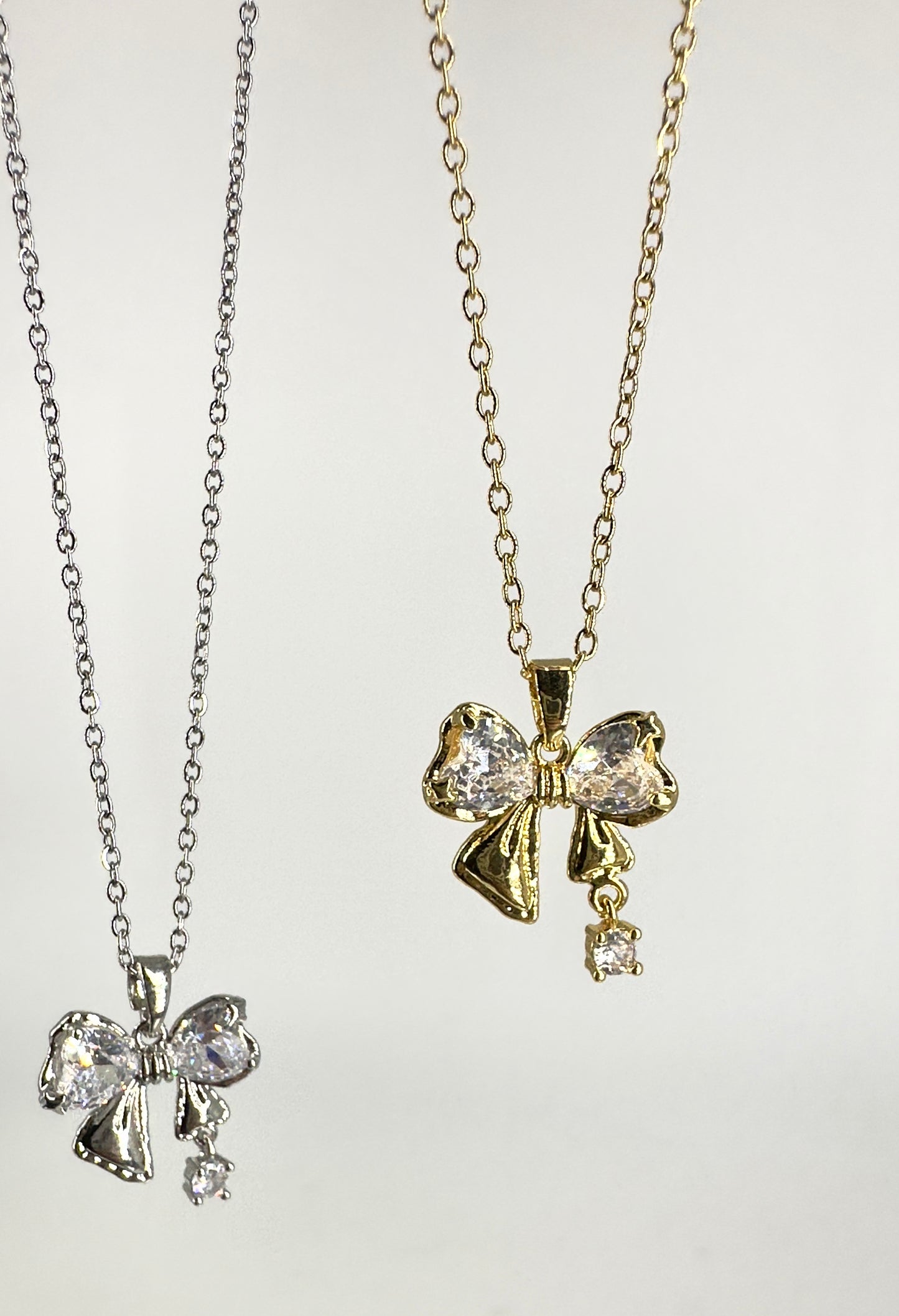 Sparkly bow stone necklace