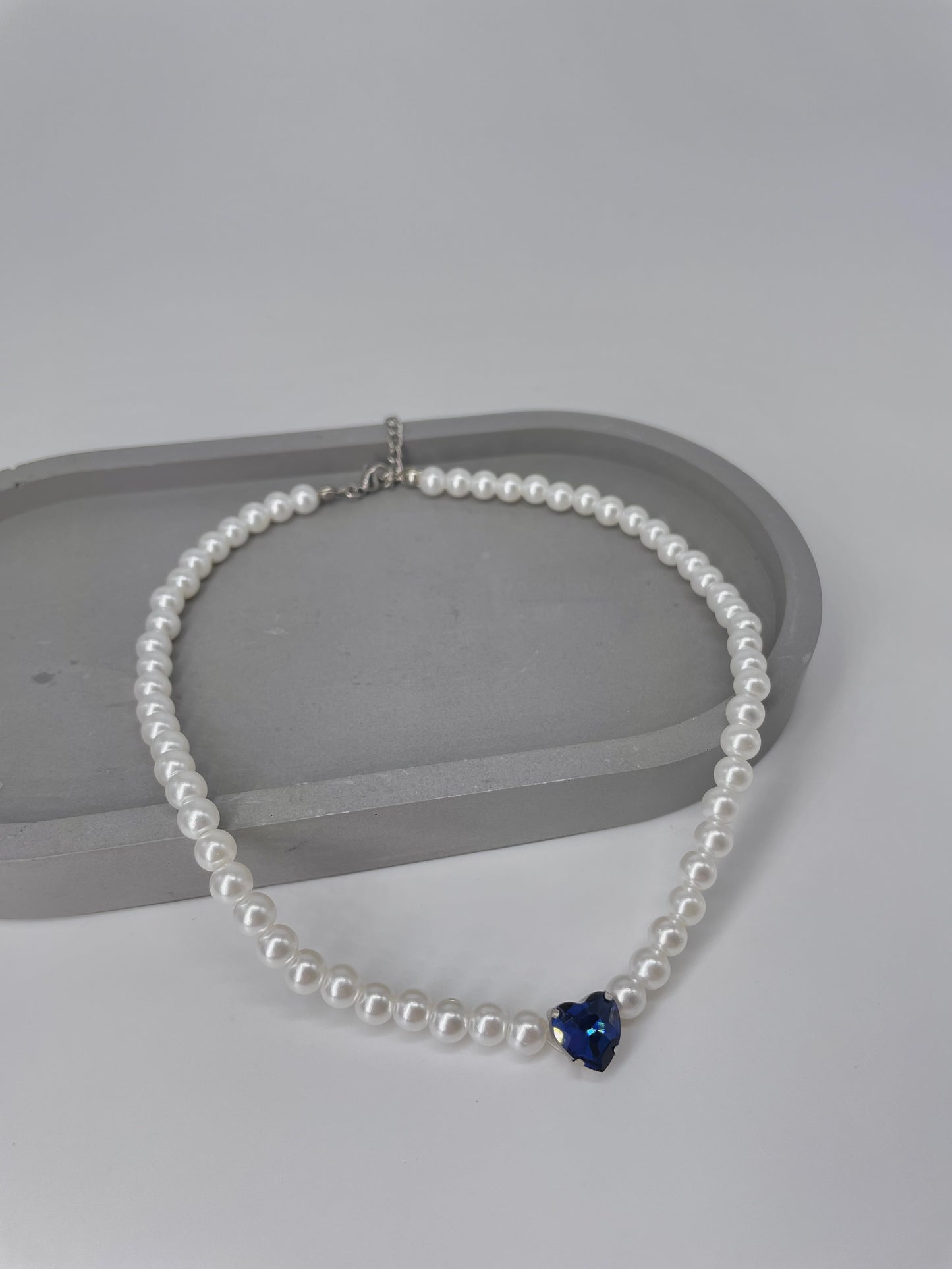 Sparkly heart pearl necklace