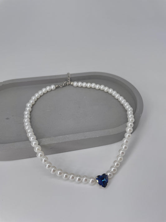 Sparkly heart pearl necklace