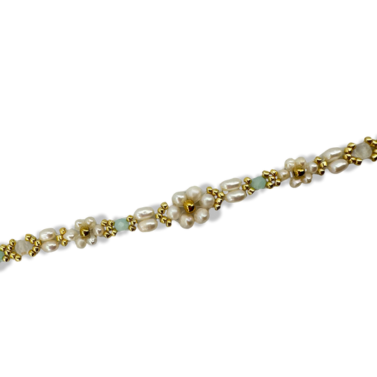 Flowery pearly dreamy bracelet