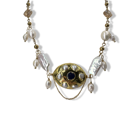 Golden eye pearls luxury necklace