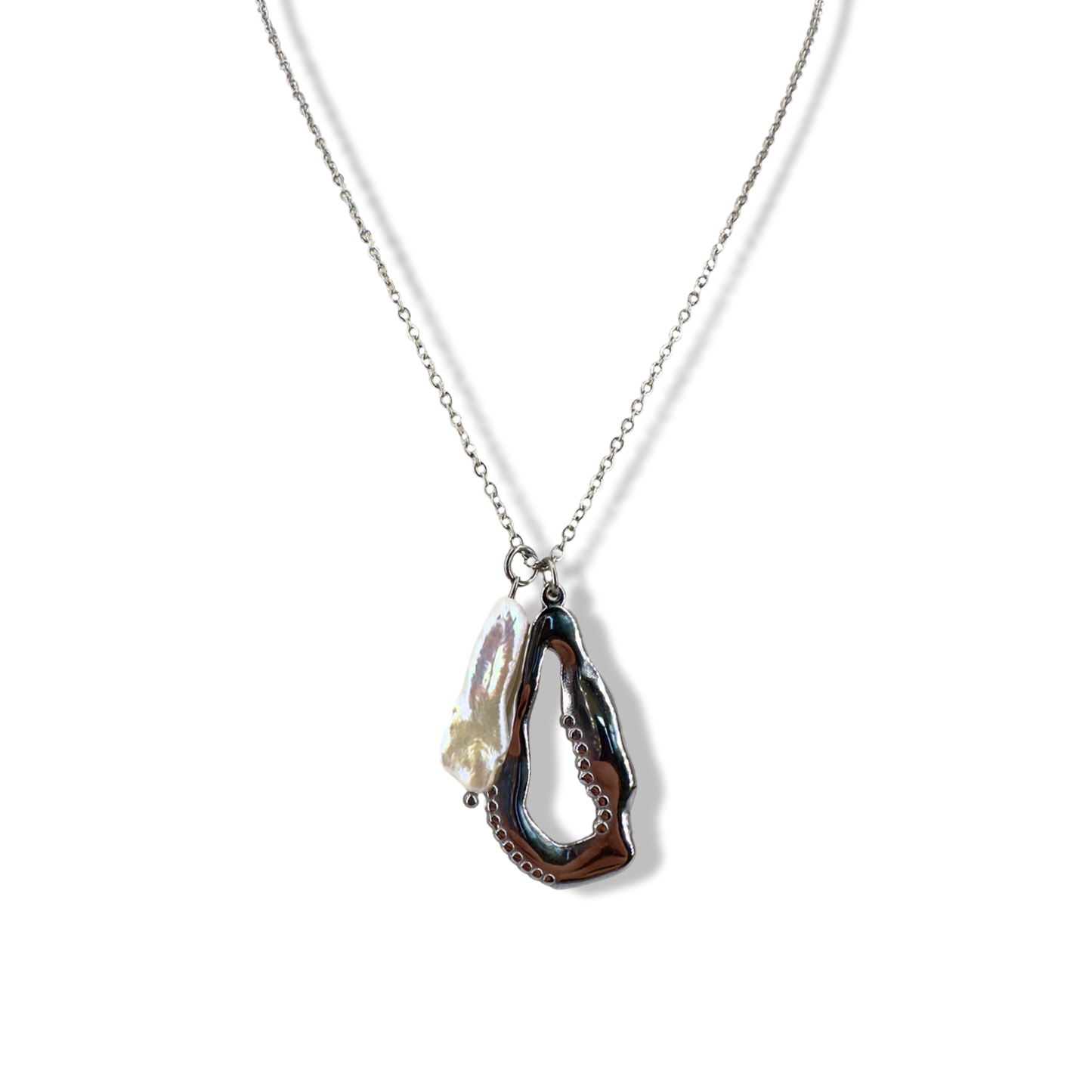 Lastura pearl necklace