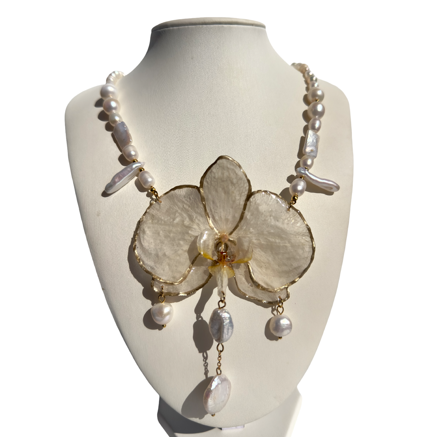 Golden luxury white orchid pearl necklace
