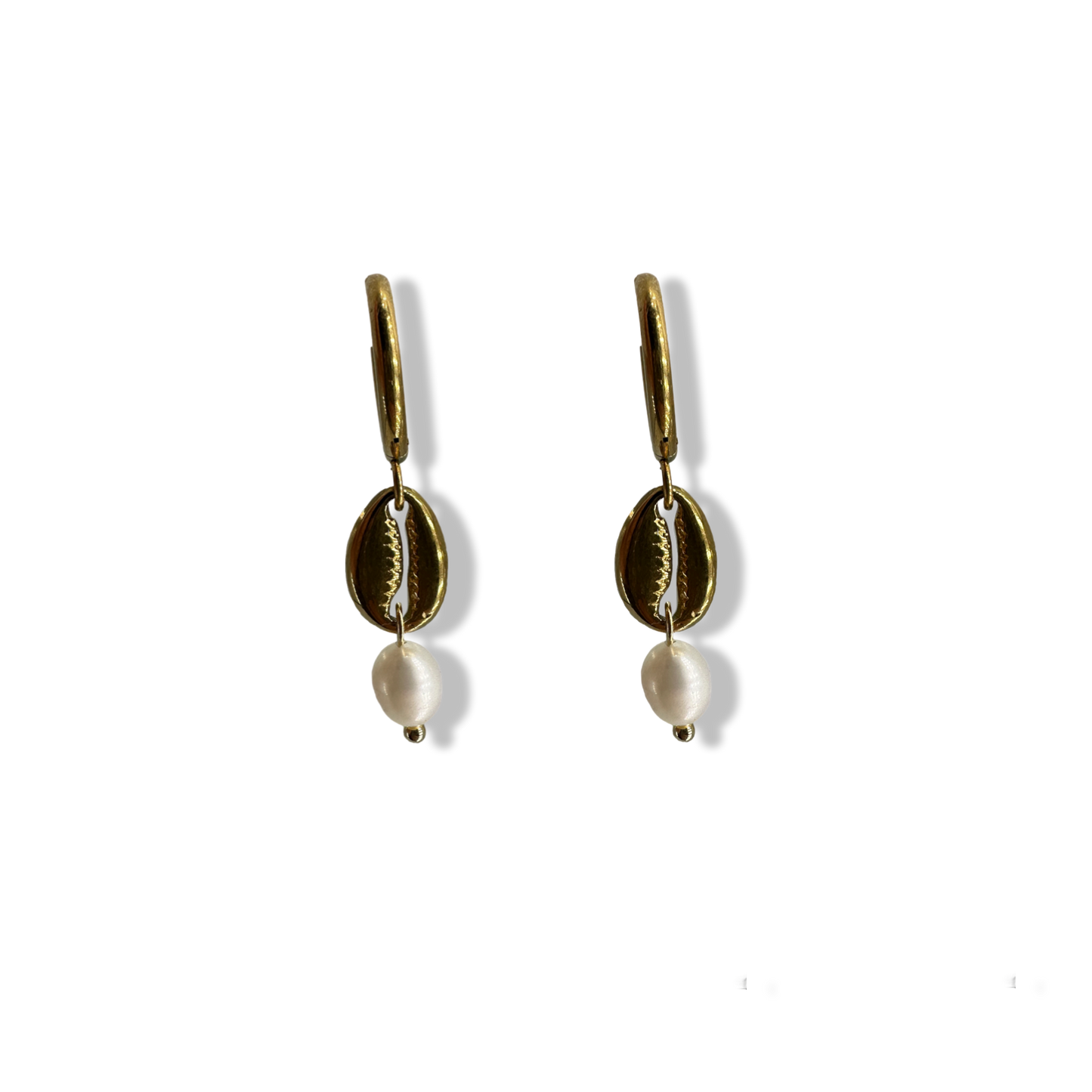 Shelly pearly earrings