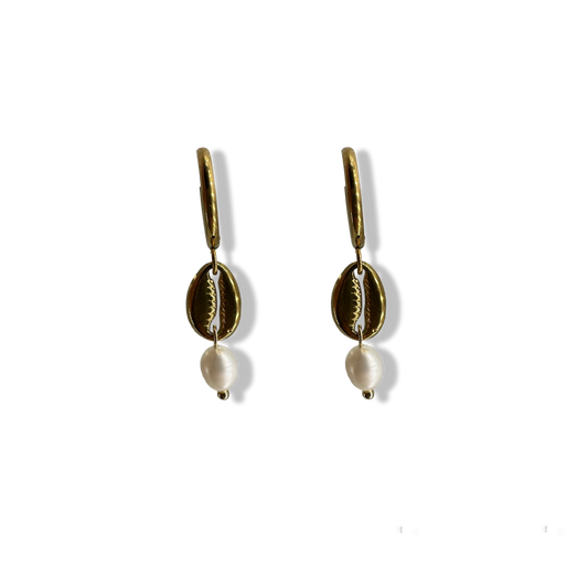 Shelly pearly earrings