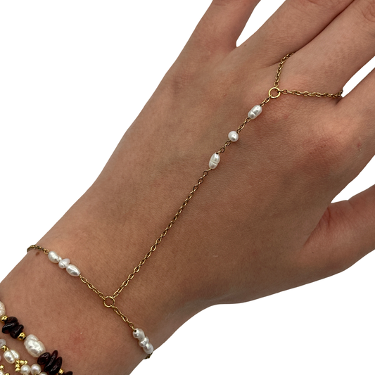 Pearly dainty handchain