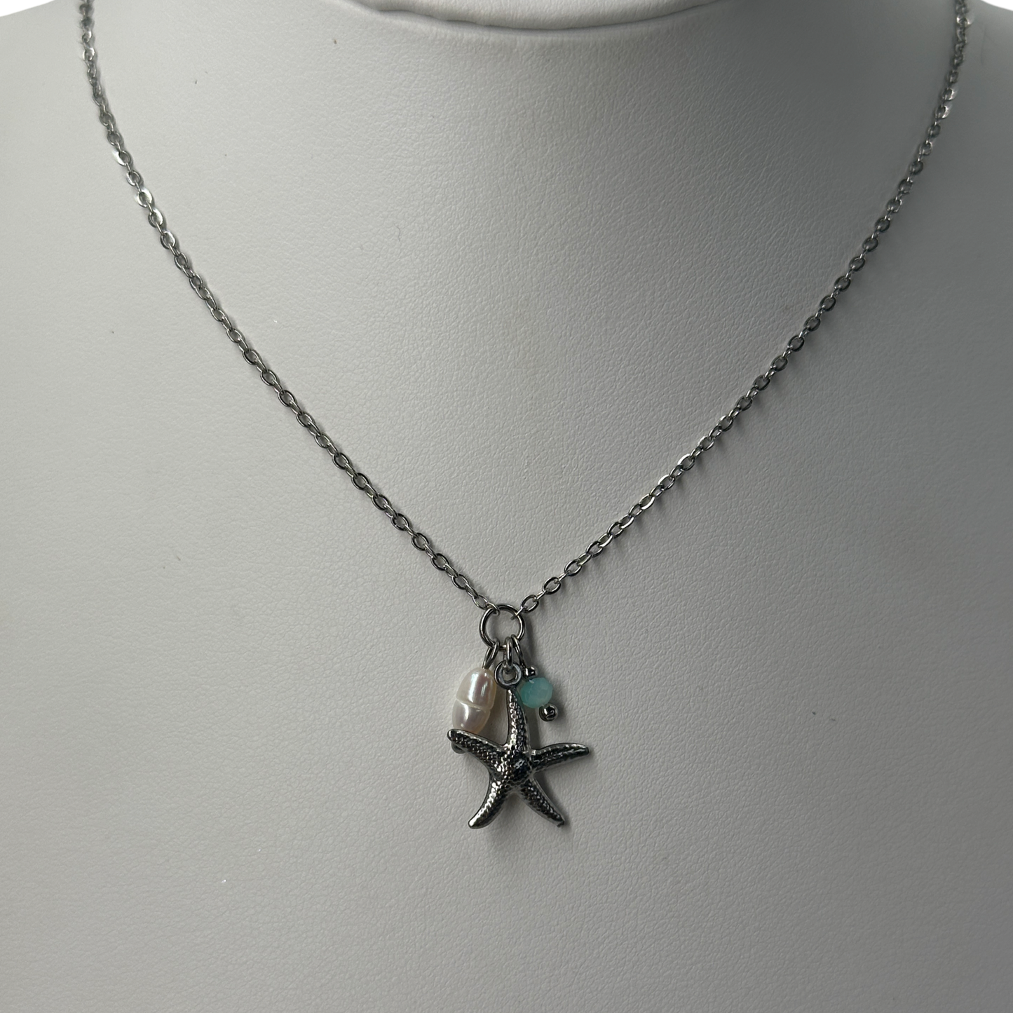 Minimalistic starfish azure necklace